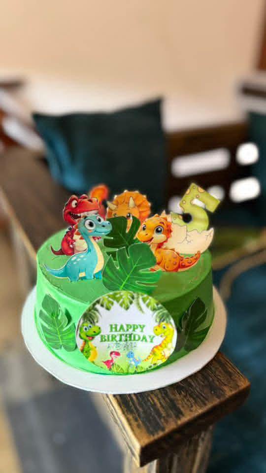 Customized Cakes image 9