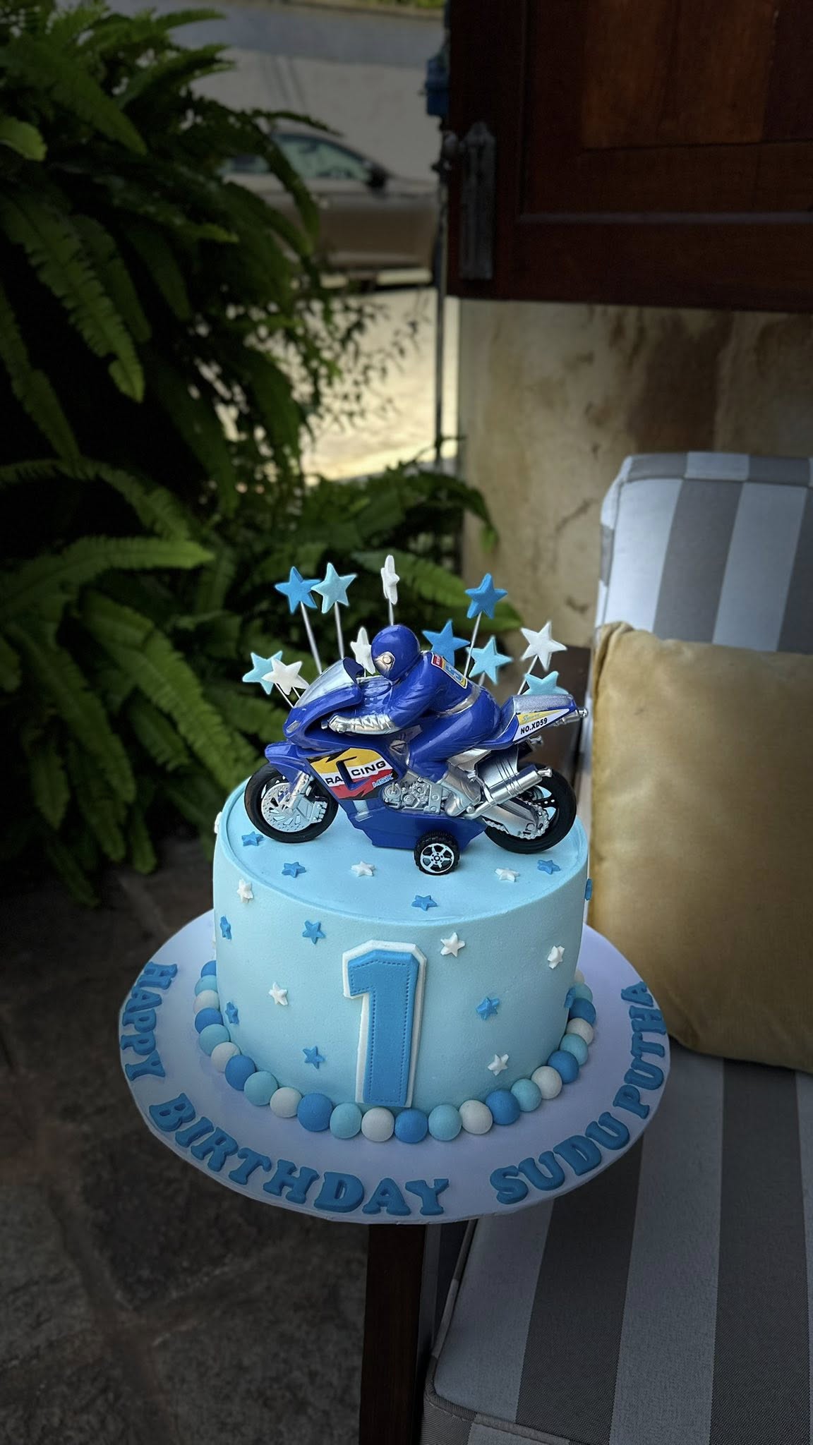 Customized Cakes image 11