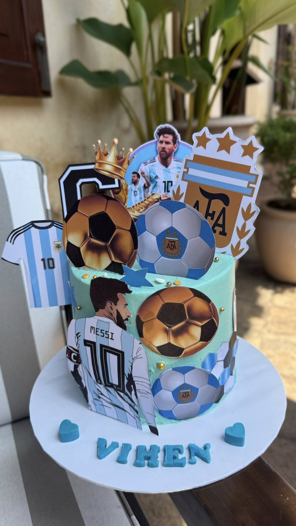 Customized Cakes image 14